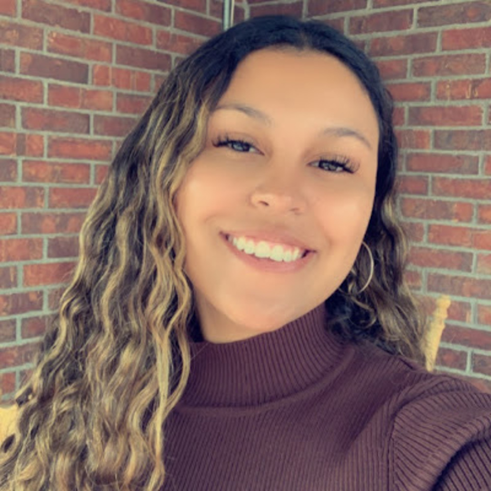 Meet your Posher, Hali